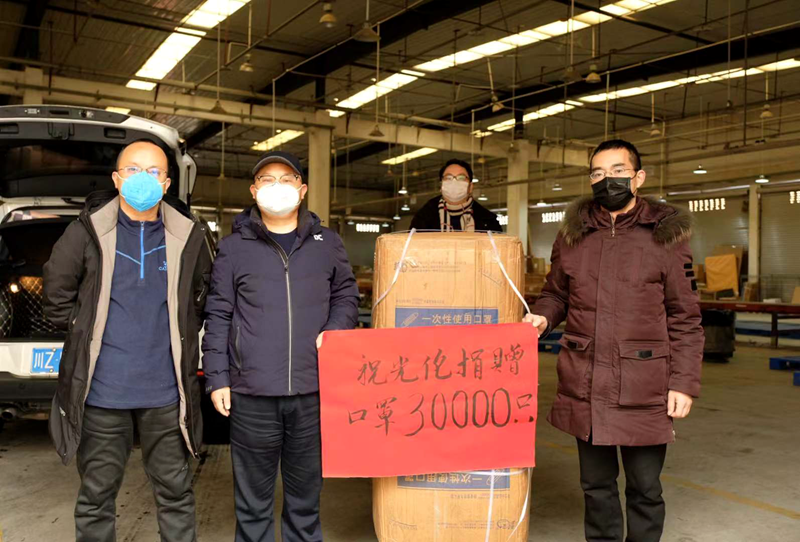 祝光伦(左二) 800.png
