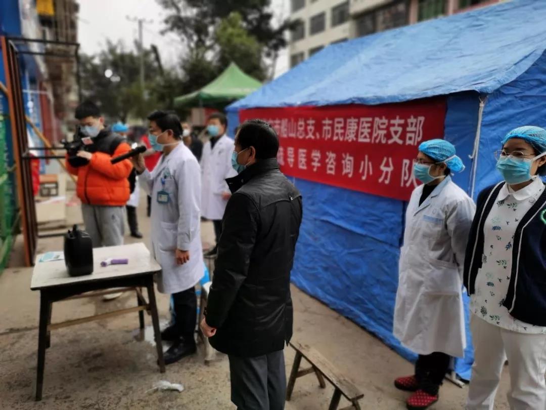 王治文进行心理健康知识讲解.jpg