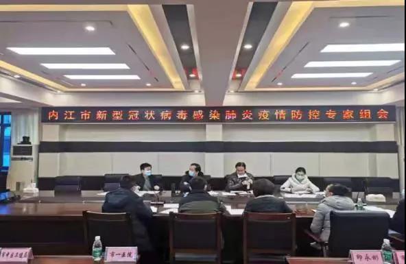张永（左二）.jpg