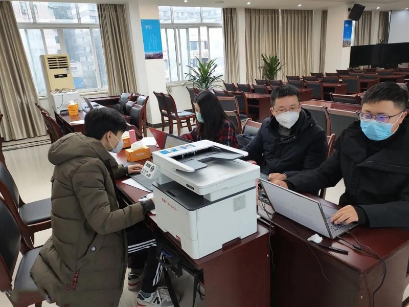 邓家银2.jpg