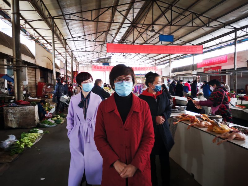 农工党德阳市委主委何苹调研疫情防控和医疗救治工作4.jpg