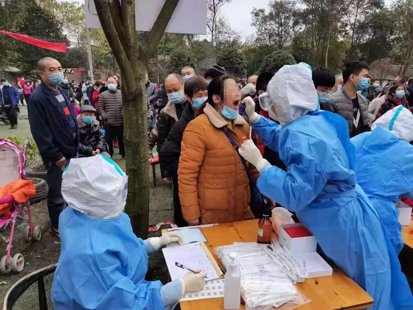 邓宇1.jpg