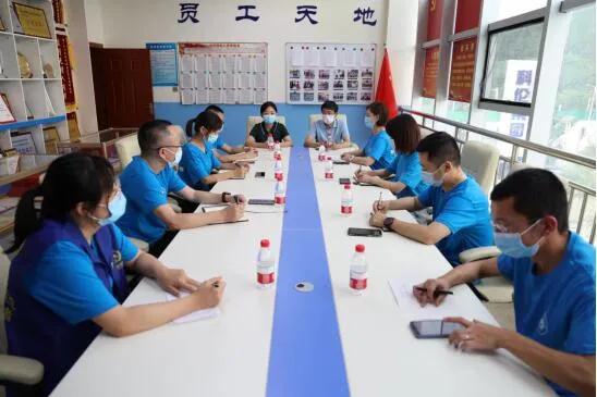 马明、马晓晖组织召开疫情防控工作紧急会议.jpg