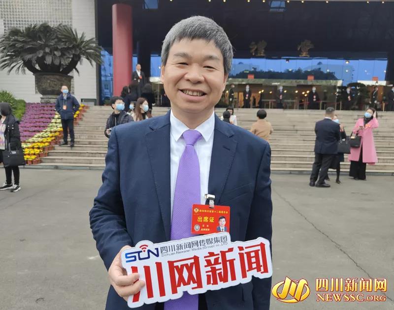 四川省政协委员、农工党党员袁冰.jpg