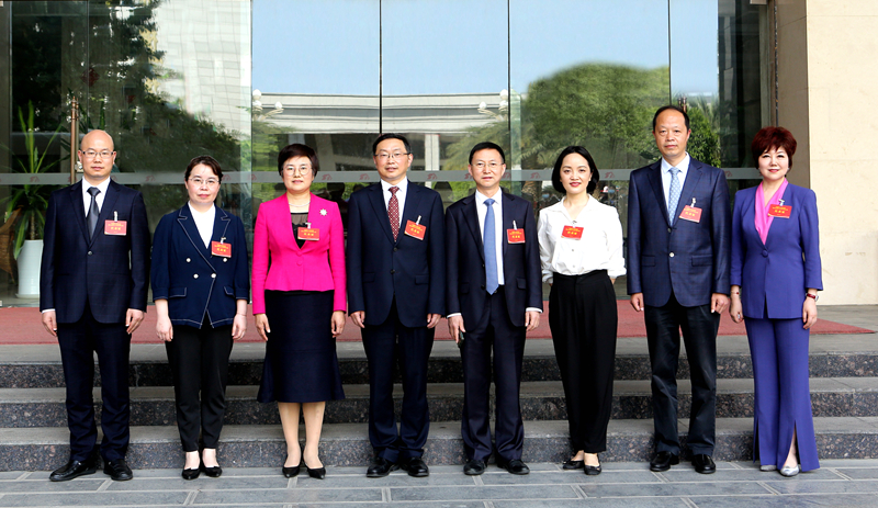 十三届省委主委副主委合影 800.jpg